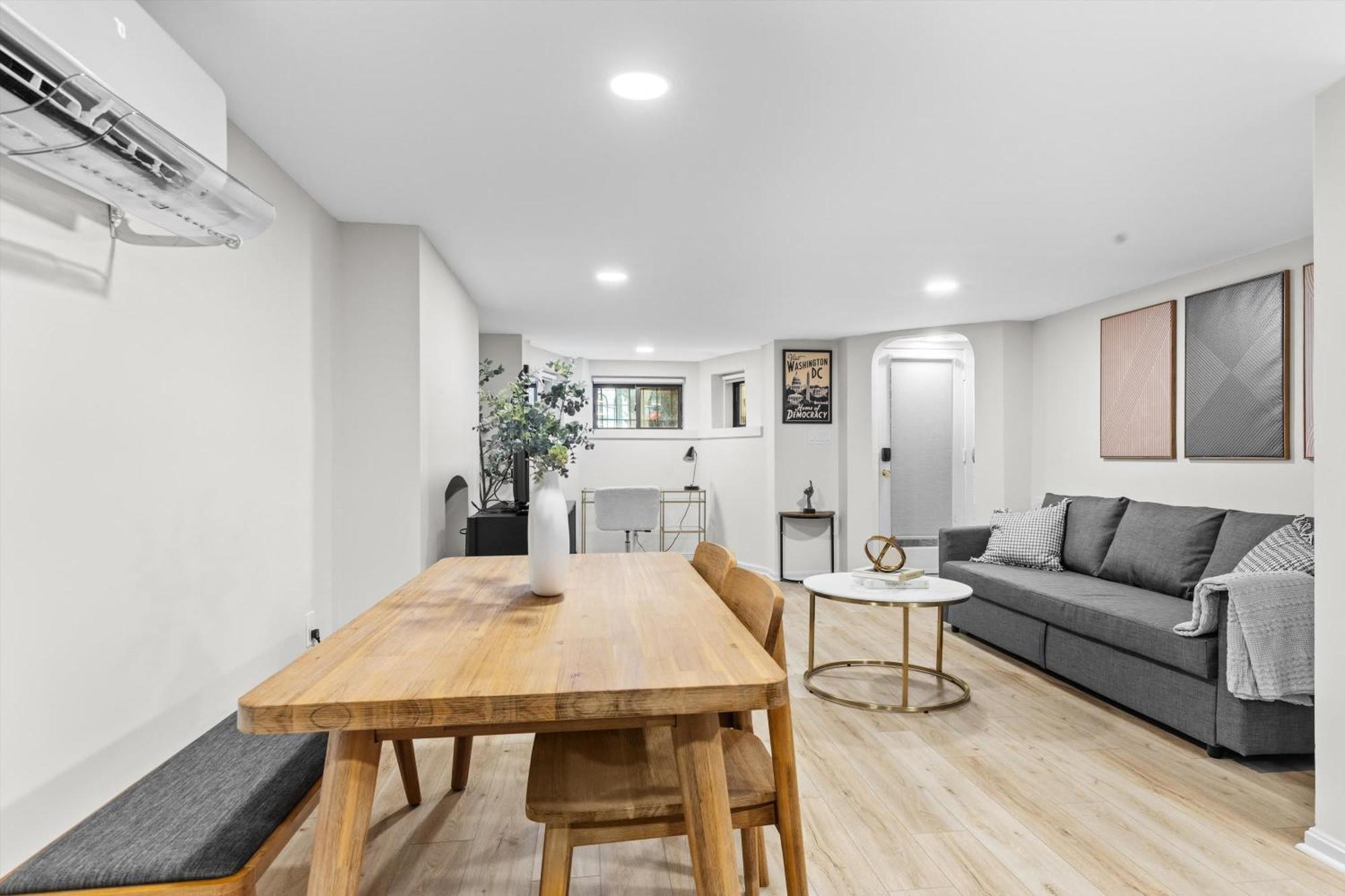 Spacious Nw Steps To 14th Street Corridor * Washington